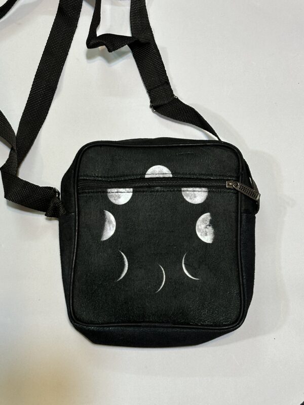 2024_11_26_16_28_IMG_3992 کیف دوشی طرح ماه - تصویر 1