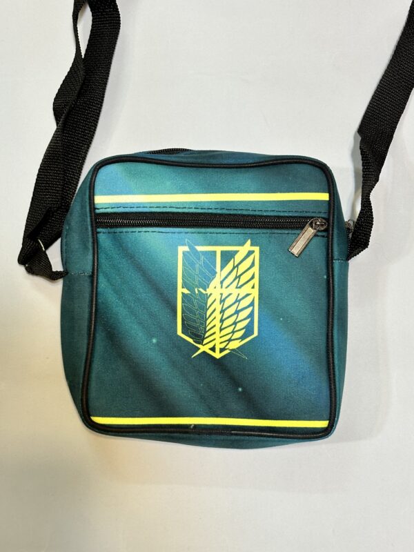 2024_11_26_16_30_IMG_4002 کیف دوشی طرح انیمه اتک آن تایتان - تصویر 1