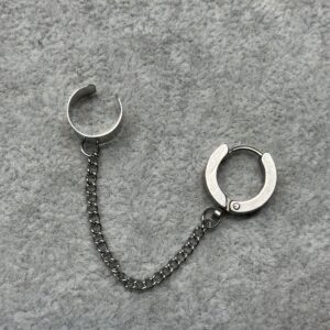 پیرسینگ گوش زنجیری تکی