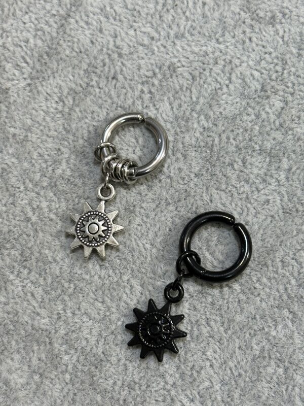 ۲۰۲۴_۱۱_۲۹_۱۵_۰۷_IMG_5513 پیرسینگ فیک آویزدار (فنری) طرح خورشید - تصویر 1