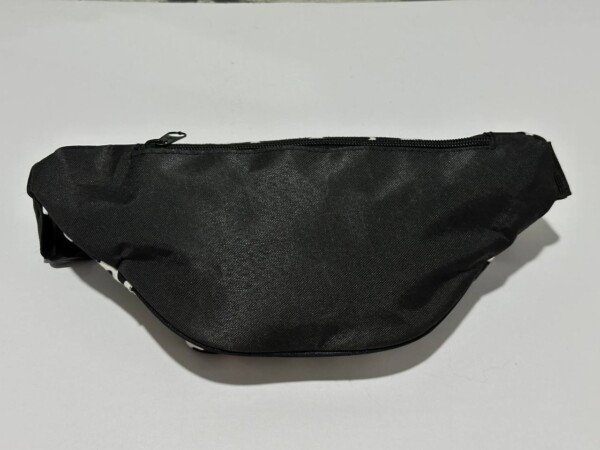 photo_2025-01-08_12-07-51.jpg کیف کمری جنس مخمل ۳زیپ - تصویر 3