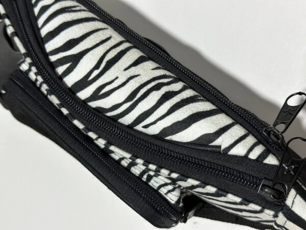 photo_2025-01-08_12-08-28.jpg کیف کمری پترن ببری - تصویر 2